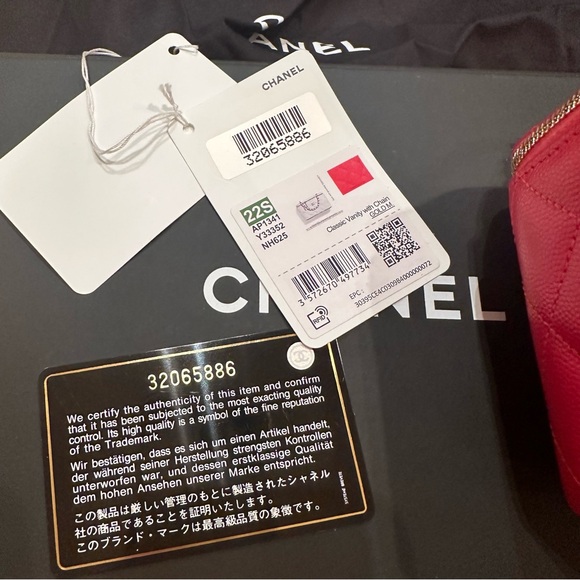 Chanel classic mini vanity with chain. Bright red color, caviar leather - Picture 13 of 14